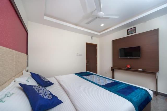 Hotel Famous Residency Tiruchirappalli Exterior foto